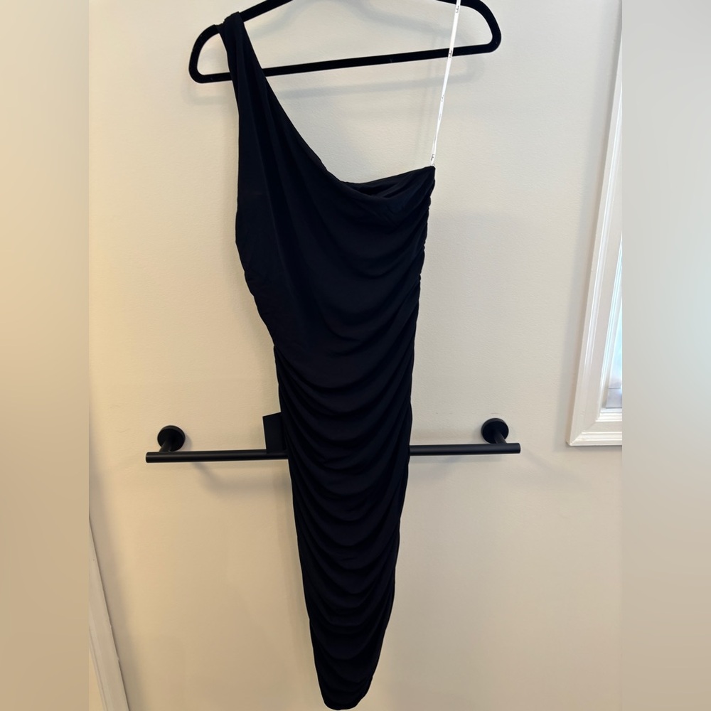 Lulus Total Appeal Black Ruched One-shoulder Bodycon Midi Dress - Size L - Picture 9 of 9